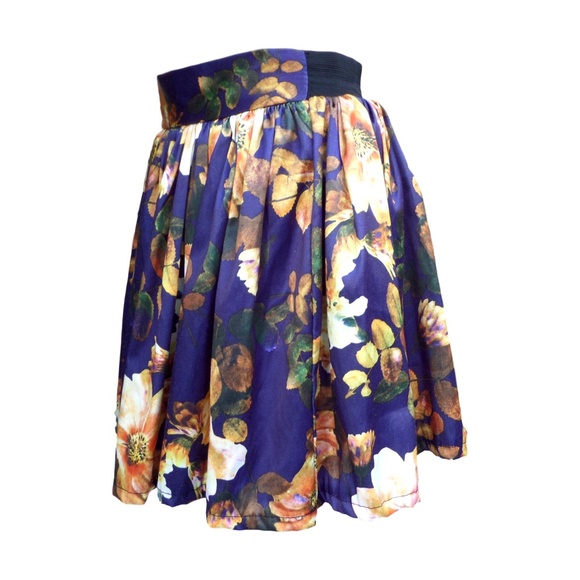 Floral Print Pleated Mini Skirt SZ Medium Vintage 90s PreLoved - Picture 2 of 7